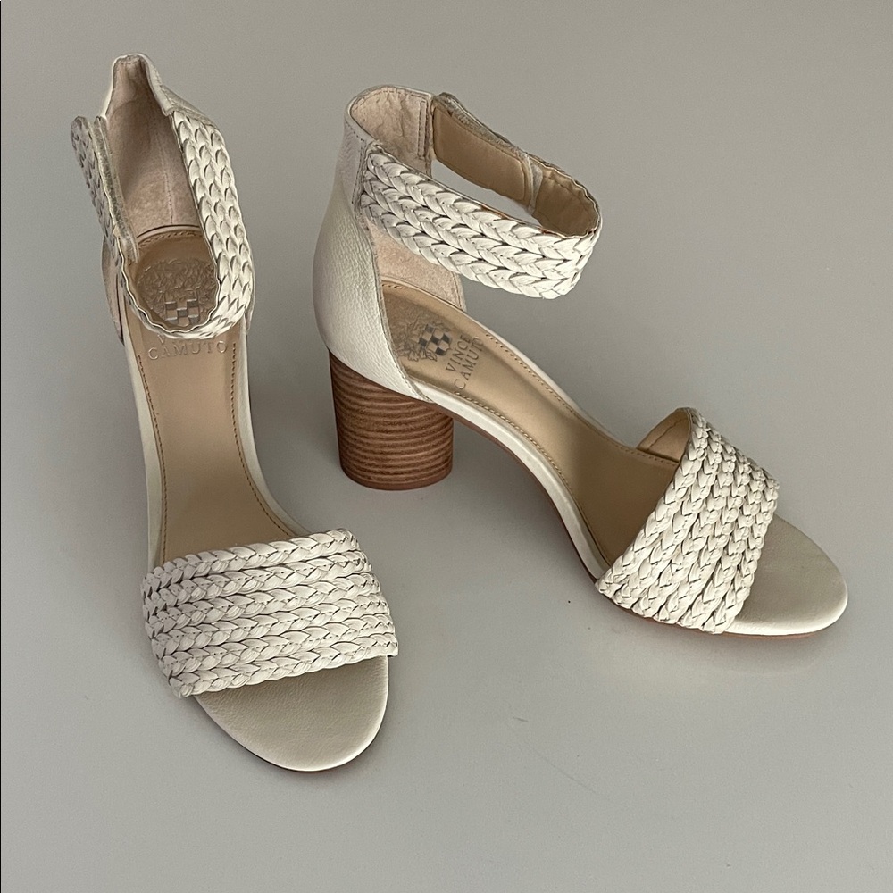 Vince Camuto Cream White Sandals Open Toe Size 3" Block Heel Size 8.5